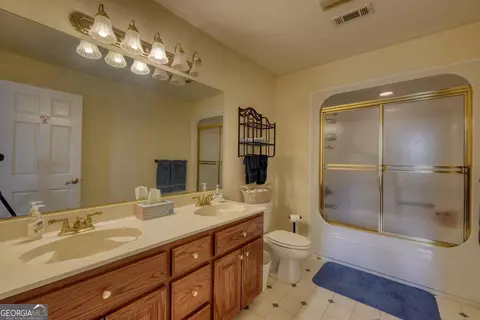 Bath - 266 E Wright Rd, Blairsville, GA 30512 photo 5 of 6