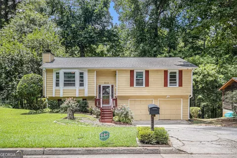 3245 Oakbrook Ln, Clarkston, GA 30021
