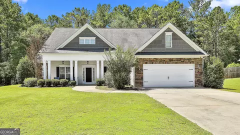 18 Providence Dr, Newnan, GA 30263