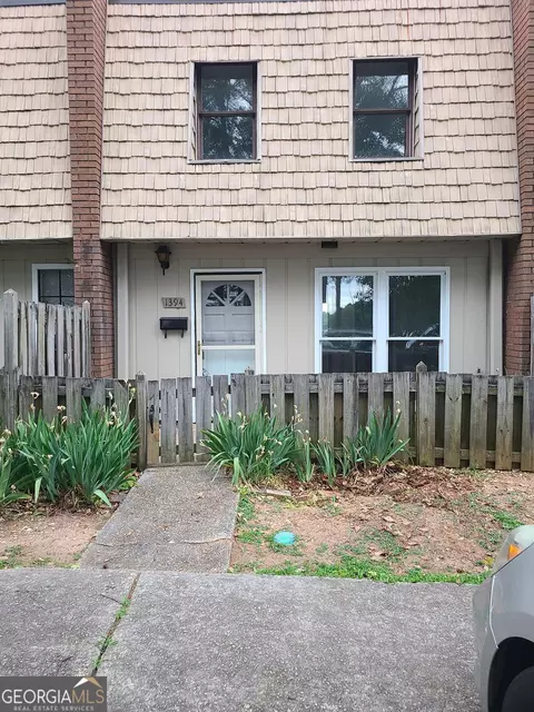 1394 Wood Cir S, Morrow, GA 30260