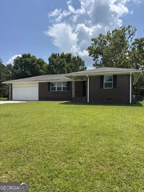 300 Deloris Dr, Fort Valley, GA 31030