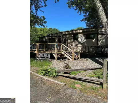 77 Creekside Dr, Cleveland, GA 30528