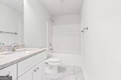 Bath - 117 Celebration Blvd, Lagrange, GA 30241 photo 2 of 2