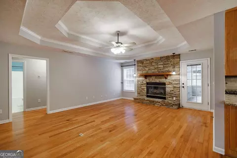 Living - 2249 Cluster Ln, Grayson, GA 30017 photo 2 of 5