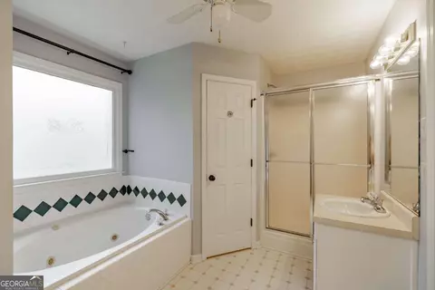 Bath - 2249 Cluster Ln, Grayson, GA 30017 photo 1 of 5