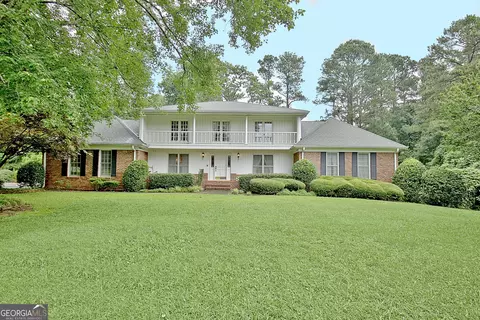 550 Hawthorne Dr, Fayetteville, GA 30214