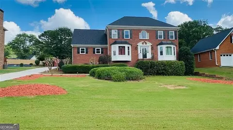 2462 Chimney Top Ln, Snellville, GA 30078