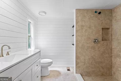 Bath - 166 James Dr, Hampton, GA 30228 photo 4 of 5