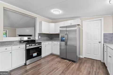 Kitchen - 166 James Dr, Hampton, GA 30228 photo 2 of 4