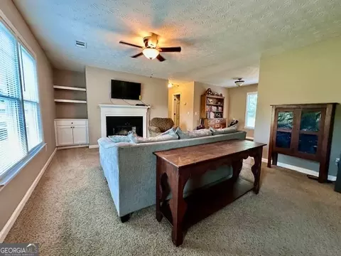 Living - 2966 Upper Big Springs Rd, Lagrange, GA 30241 photo 4 of 5