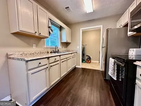 Kitchen - 2966 Upper Big Springs Rd, Lagrange, GA 30241 photo 1 of 4