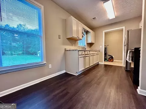 Kitchen - 2966 Upper Big Springs Rd, Lagrange, GA 30241 photo 4 of 4