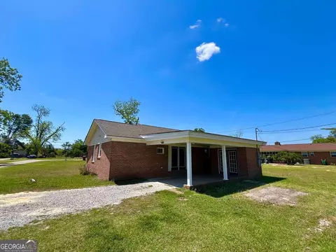 Exterior - 55 Third Ave, Hazlehurst, GA 31539 photo 2 of 4