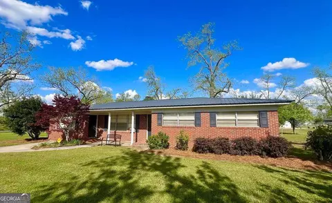 12 Park Ln, Hazlehurst, GA 31539