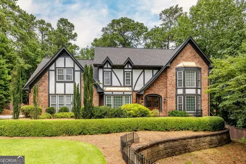 7765 Dunvegan Close, Atlanta, GA 30350