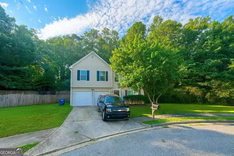 2880 Two Lakes Cir, College Park, GA 30349