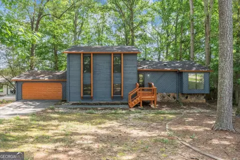296 Grist Mill Ln, Lawrenceville, GA 30046