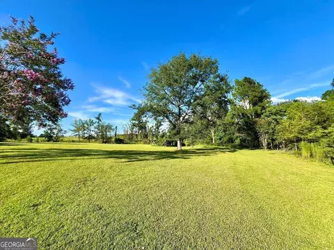 82 Cook Rd, Hazlehurst, GA 31539