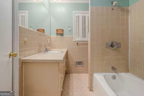 Bath - 9 Ridge Dr, Hampton, GA 30228 photo 2 of 2