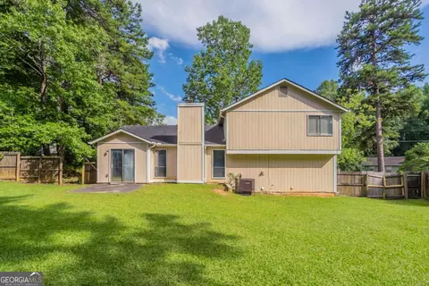 Exterior - 5404 Biffle Downs Rd, Stone Mountain, GA 30088 photo 2 of 5