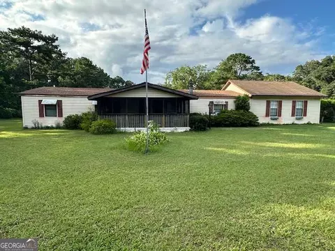 782 E Deerfield Rd, Bloomingdale, GA 31302