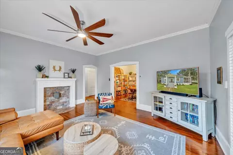 Living - 902 Washington St, Perry, GA 31069 photo 1 of 1