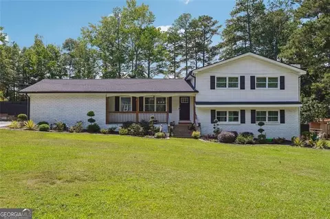 8465 Timberlane Dr, Douglasville, GA 30134
