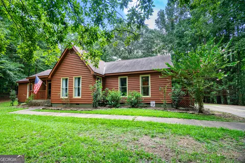 466 S River Run Dr, Hogansville, GA 30230