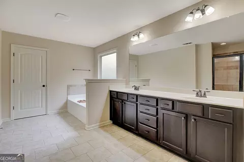 Entry Way - 568 Kory Dr, Newnan, GA 30263 photo 3 of 5