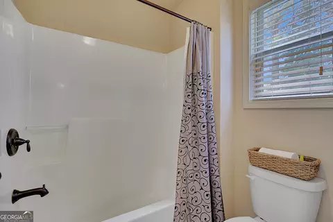 Bath - 568 Kory Dr, Newnan, GA 30263 photo 4 of 4