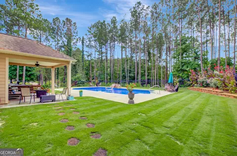 Exterior - 568 Kory Dr, Newnan, GA 30263 photo 4 of 6