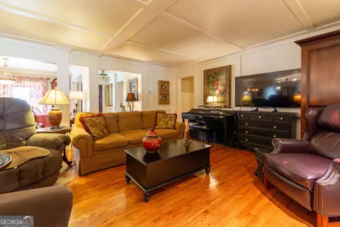 Living - 421 Mcdaniel St, Monroe, GA 30655 photo 1 of 1