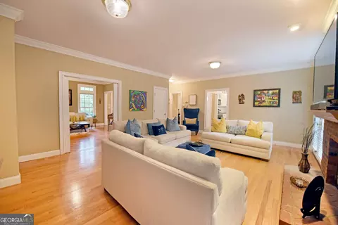Living - 919 Deer Chase Rd, Toccoa, GA 30577 photo 3 of 4