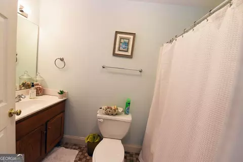 Bath - 919 Deer Chase Rd, Toccoa, GA 30577 photo 5 of 7