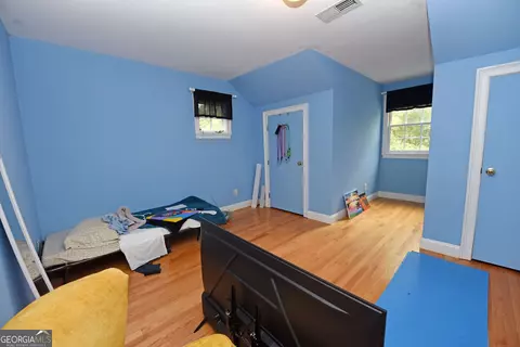 Bedroom - 919 Deer Chase Rd, Toccoa, GA 30577 photo 8 of 13