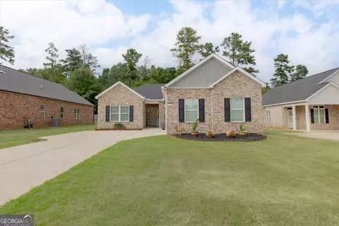 107 Station Square Dr, Byron, GA 31008