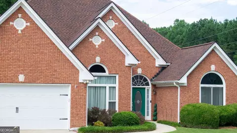 2051 Vintage Oaks Dr, Loganville, GA 30052