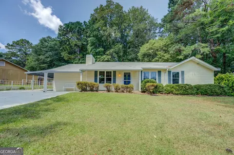7673 Cloverdale Ln, Jonesboro, GA 30236