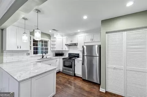144 Woodmere Sq NW, Atlanta, GA 30327