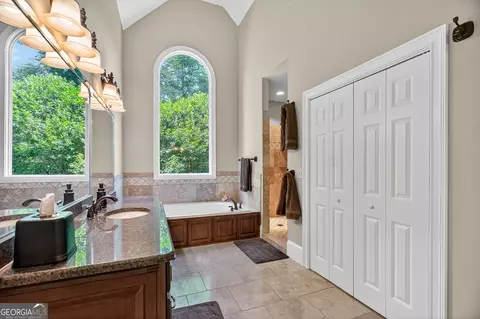 Bath - 100 Lakeshore Pointe Pointe, Lagrange, GA 30240 photo 1 of 9