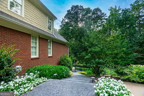 Exterior - 100 Lakeshore Pointe Pointe, Lagrange, GA 30240 photo 14 of 17