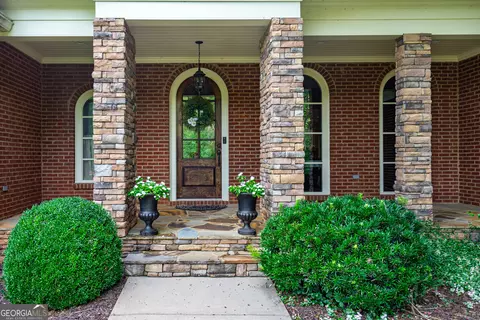 Exterior - 100 Lakeshore Pointe Pointe, Lagrange, GA 30240 photo 6 of 17