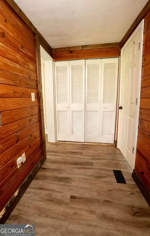 Entry Way - 16192 Raybon Rd E, Nahunta, GA 31553 photo 2 of 2