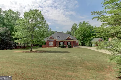 135 Magnolia Dr, Oxford, GA 30054
