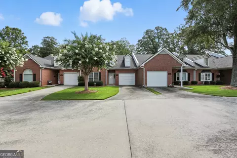 17 Summerhill Dr, Toccoa, GA 30577