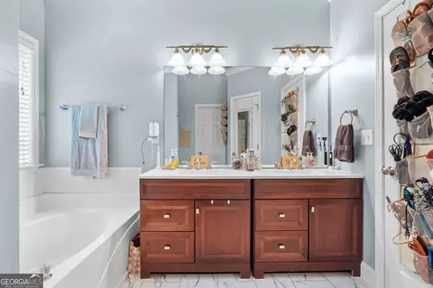 Bath - 101 Crestwood Ct, Hampton, GA 30228 photo 2 of 3