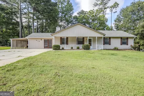 614 Blue Flag Ln, Fairburn, GA 30213