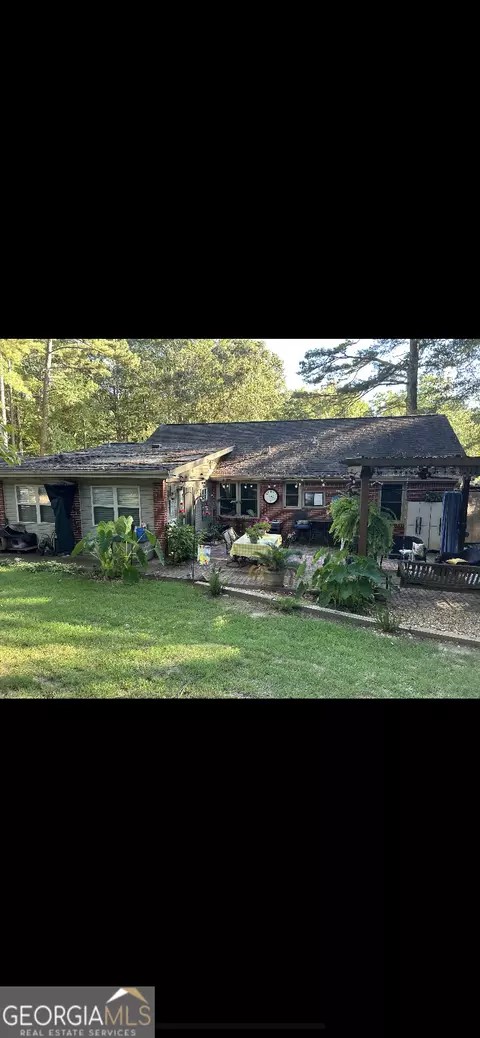 813 Lakeshore Dr, Winder, GA 30680