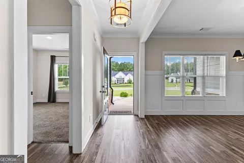Entry Way - 84 Maple Ln, Williamson, GA 30292 photo 2 of 6