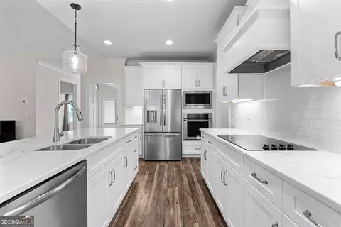 Kitchen - 84 Maple Ln, Williamson, GA 30292 photo 2 of 4